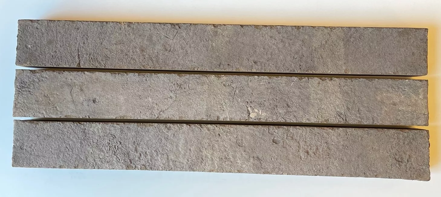 Výřezy z lícových cihel dlouhé šedé - Lícové cihly a pásky, cihlové dlažby a Cotto